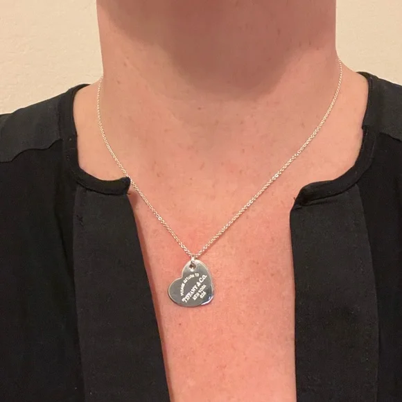 🌸🌸 Authentic Tiffany & Co. Return to Tiffany Double Heart Pendant